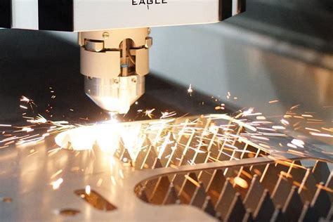 láser que puede cortar metal fabricantes|maquinaria de corte por laser.